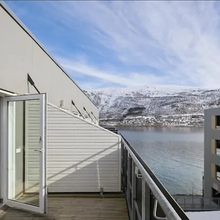 Sentral Toppleilighet Apartmán Tromsø